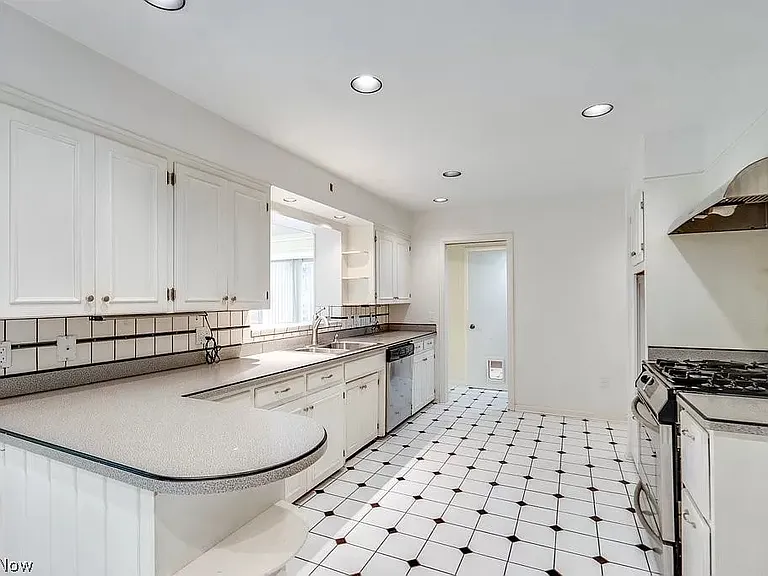 3060 Chamberlain Rd — Photo 12