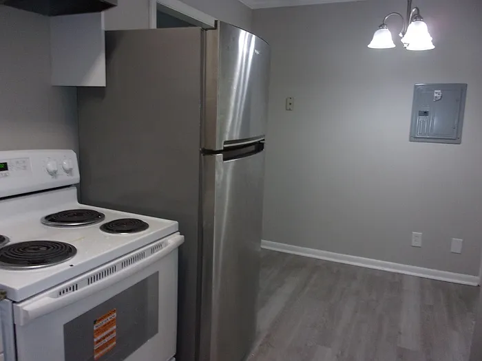 1045 W Meadow Dr #B — Photo 5