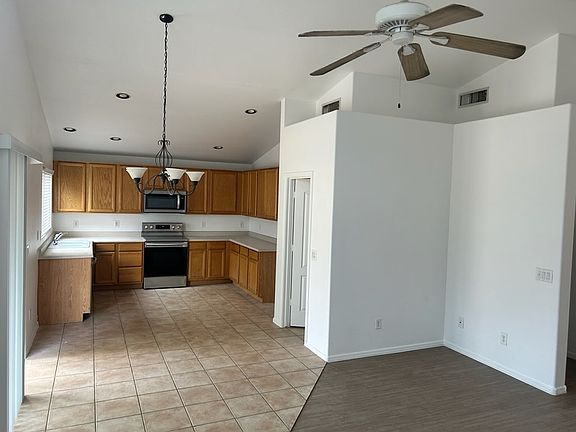 3rd image of 10251 E Obispo Ave
