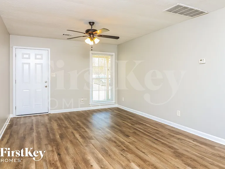 1910 Brownsville Rd #2 — Photo 4