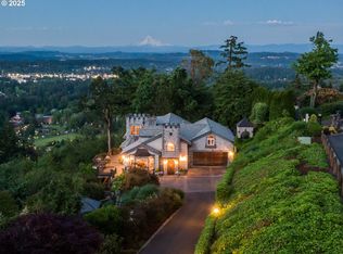 1777 Skyland Dr, Lake Oswego, OR 97034