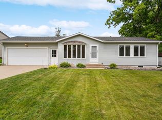 112523 Ramsey Ct, Chaska, MN 55318