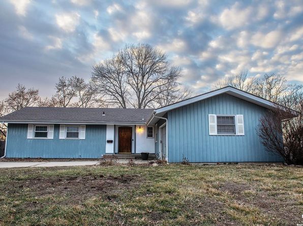 2439 Jasu Dr, Lawrence, KS 66046