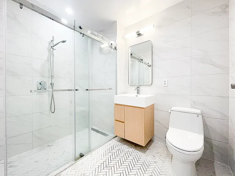 37-26 32nd St #5L — Photo 7