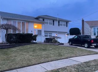 867 Chess Dr, Baldwin, NY 11510