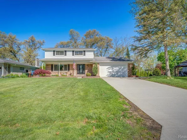 6347 Thorneycroft Dr, Shelby Township, MI 48316