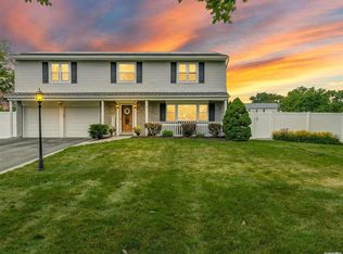 23 Greendale Ln, East Northport, NY 11731