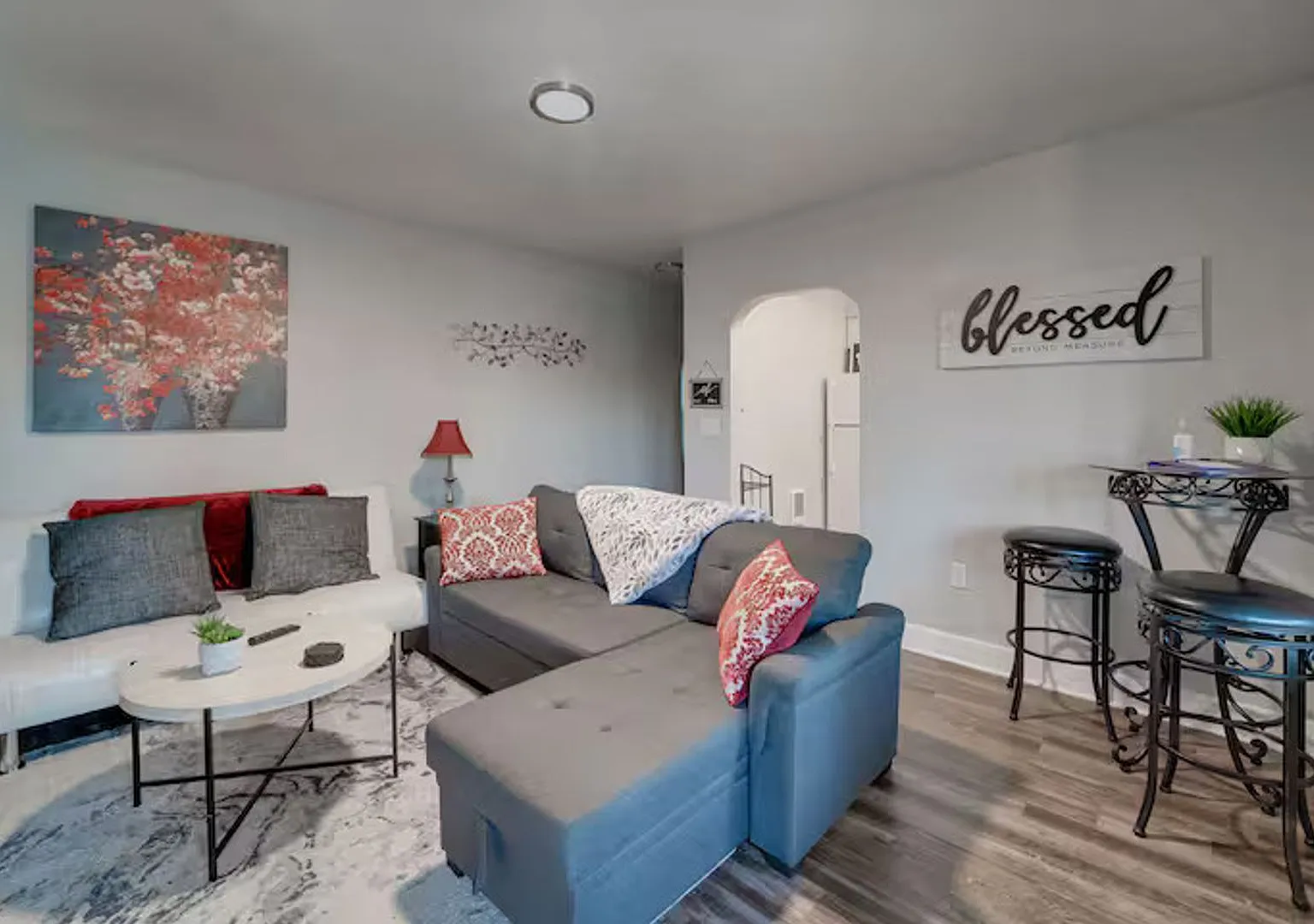 TheSuiteOne @ The Garland Suites (Furnished) — Photo 2