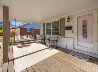 6621 Starcrest Dr, Charlotte, NC 28210