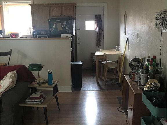 4th image of 219 S Fairmount St #3
