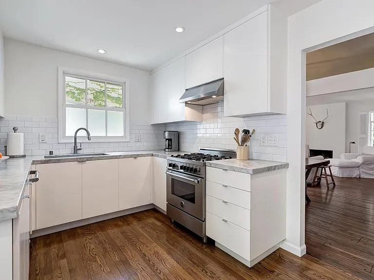 1448 N Beverly Dr — Photo 13