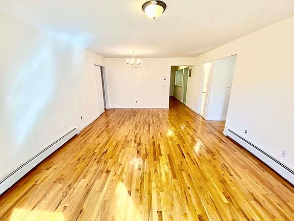 5th image of 474 Ovington Ave #B2