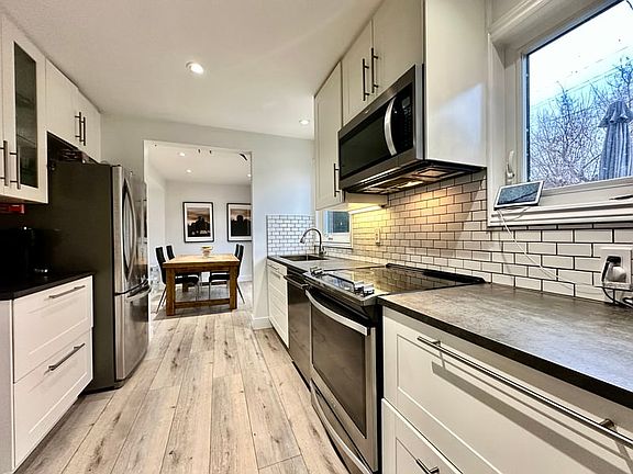 5th image of 856 Cummings Ave