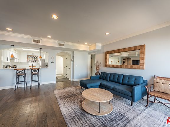 5th image of 1845 Federal Ave APT 402
