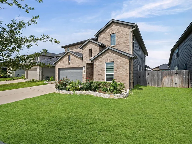 8442 Harrington Grove Trl — Photo 2