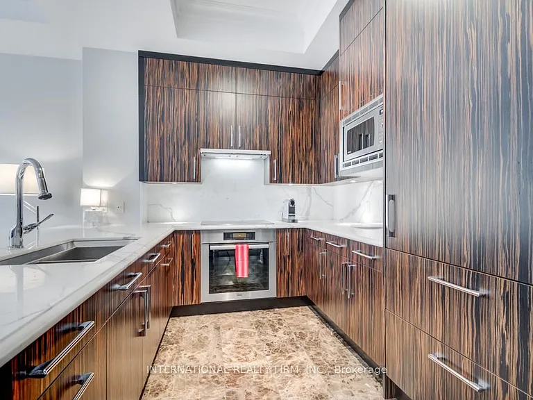 55 Scollard St #702 — Photo 6