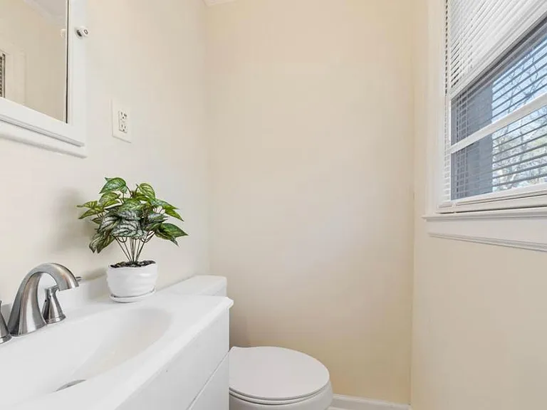 2553 Tredway Dr — Photo 3