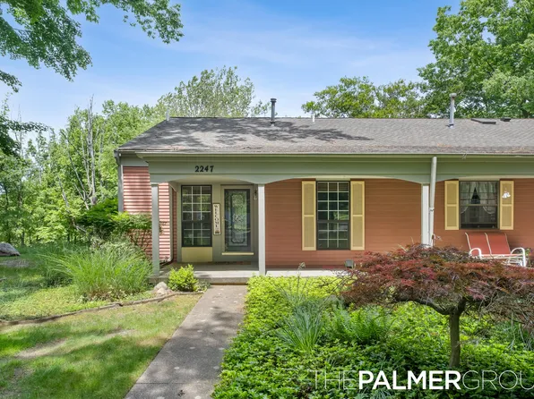 2247 Whispercove Dr SE, Kentwood, MI 49508