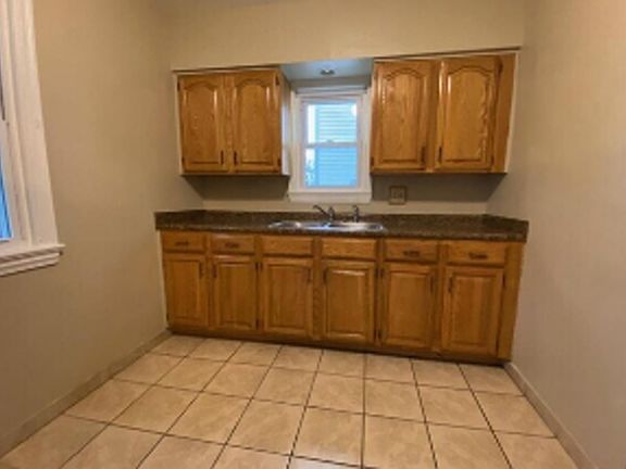 4th image of 5224 E 114th St