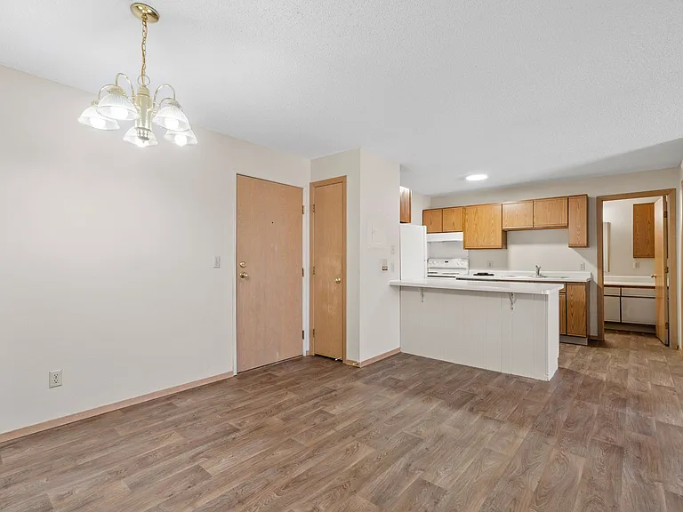 Wyndemere Apartments — Photo 56
