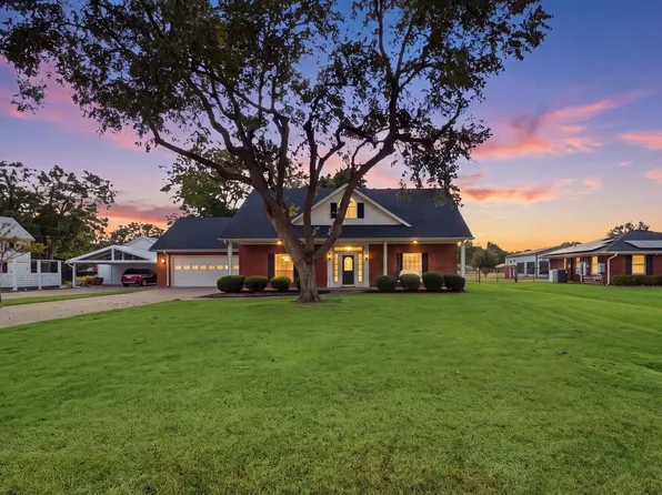 400 S College St, Pilot Point, TX 76258