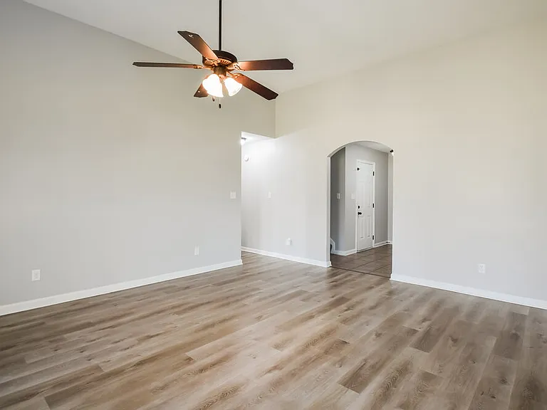 9069 Gavin Dr — Photo 6