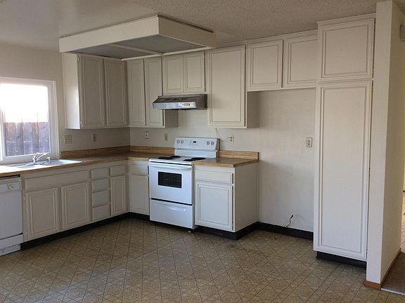 4th image of 4908 Avenida De Los Arboles