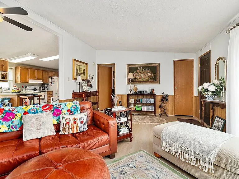 138 E Rolling Hills Dr — Photo 6