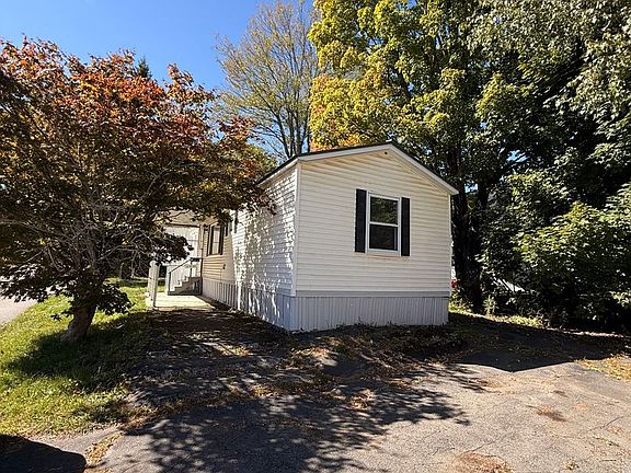 2nd image of 17 Pleasant St Lot 3