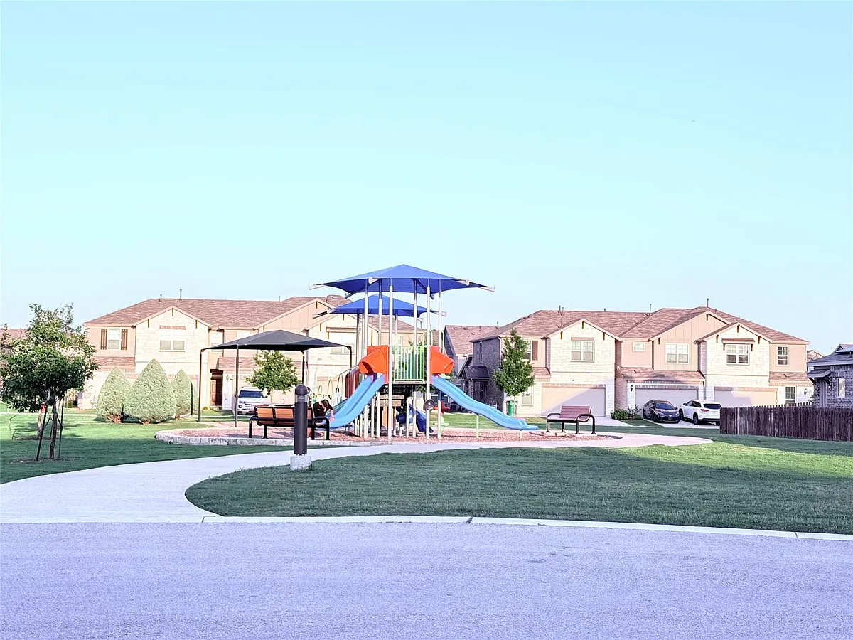 Building Photo - 17101C Crane Fly Dr