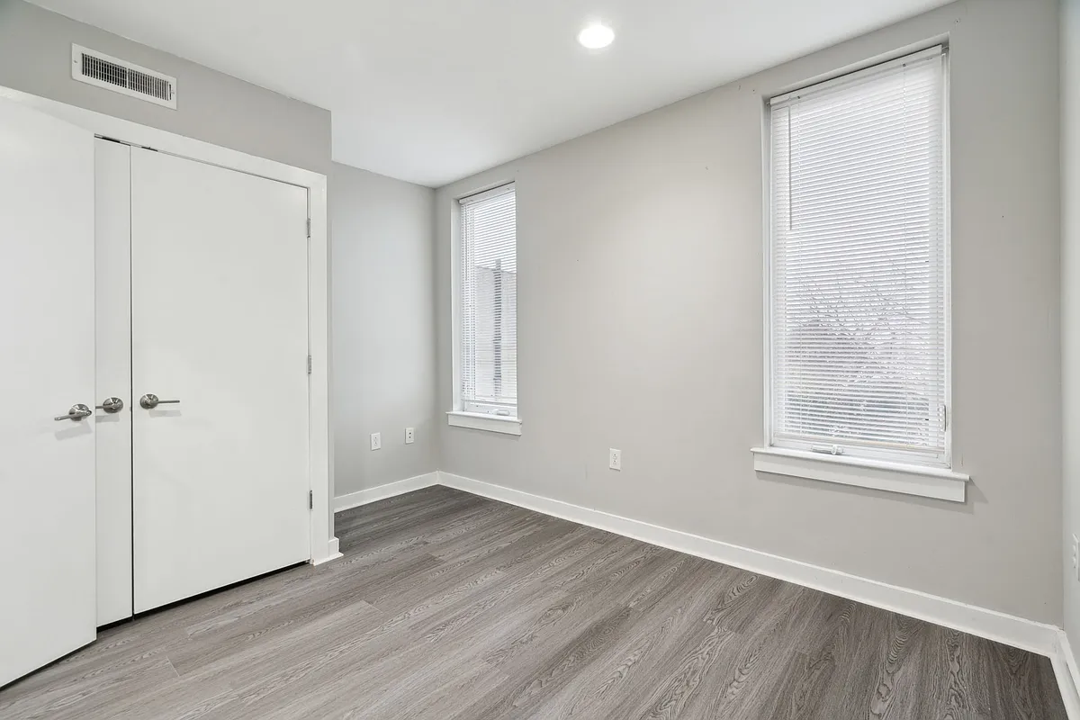 Building Photo - 3044 Richmond St #4M