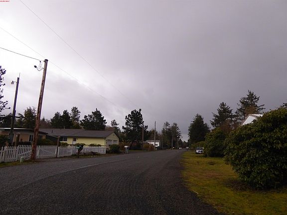5th image of 30117 West St