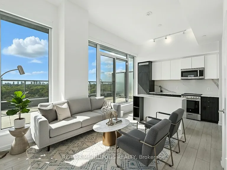 500 Dupont St #815 — Photo 1