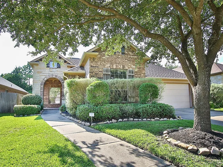 23118 Century Plant Dr — Photo 1