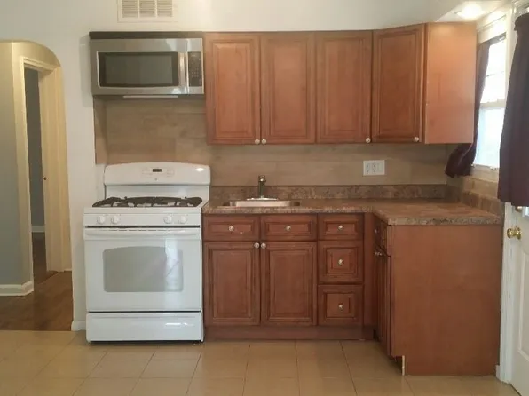 16643 21st Ave, Whitestone, NY 11357