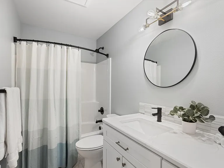 2077 Walla Ave — Photo 25