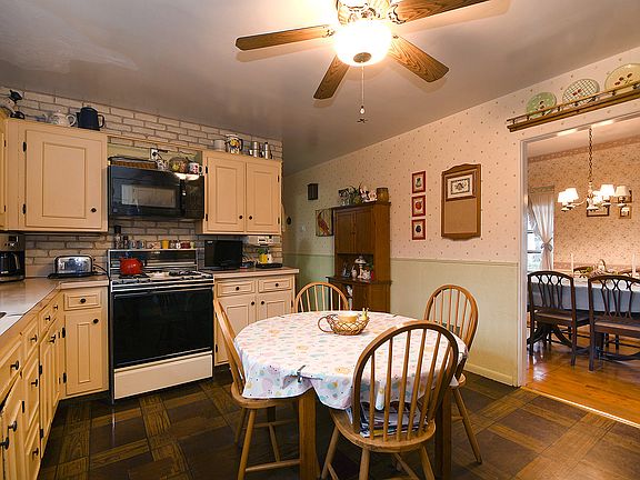 3rd image of 9613 Major Ave