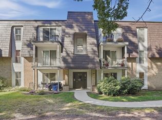 16 Shadowbrook Ln APT 35, Milford, MA 01757