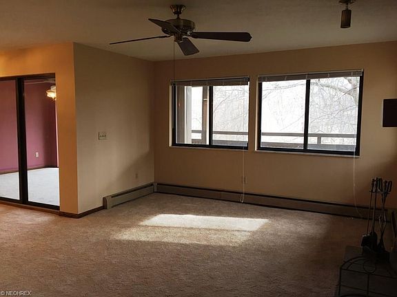4th image of 574 Meredith Ln