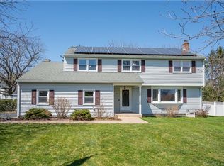 65 Munnisunk Dr, Simsbury, CT 06070