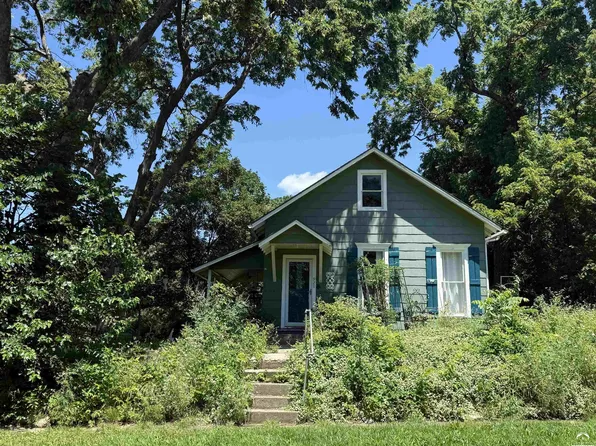 920 High St, Baldwin City, KS 66006