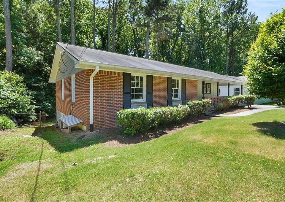 1st image of 3227 Moss Oak Dr