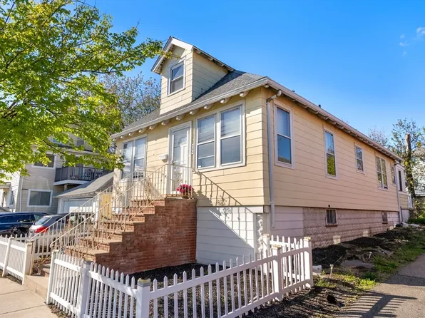745 Park Ave, Revere, MA 02151