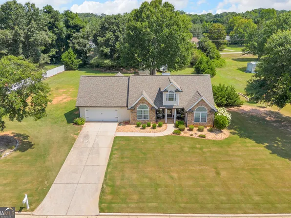 521 Annslee Ln, Loganville, GA 30052