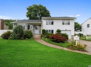 87 Cedar Dr, Farmingdale, NY 11735