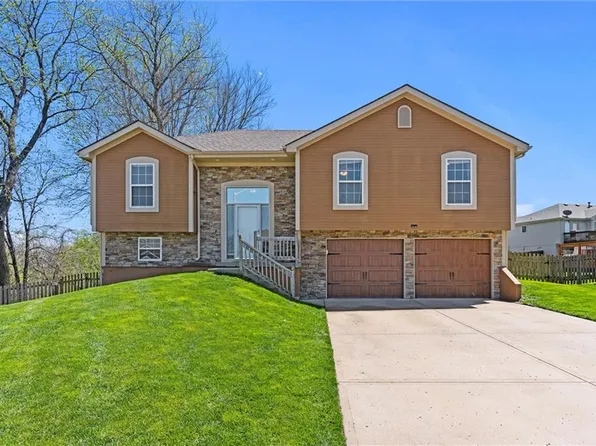 11911 N Holmes Ct, Kansas City, MO 64155