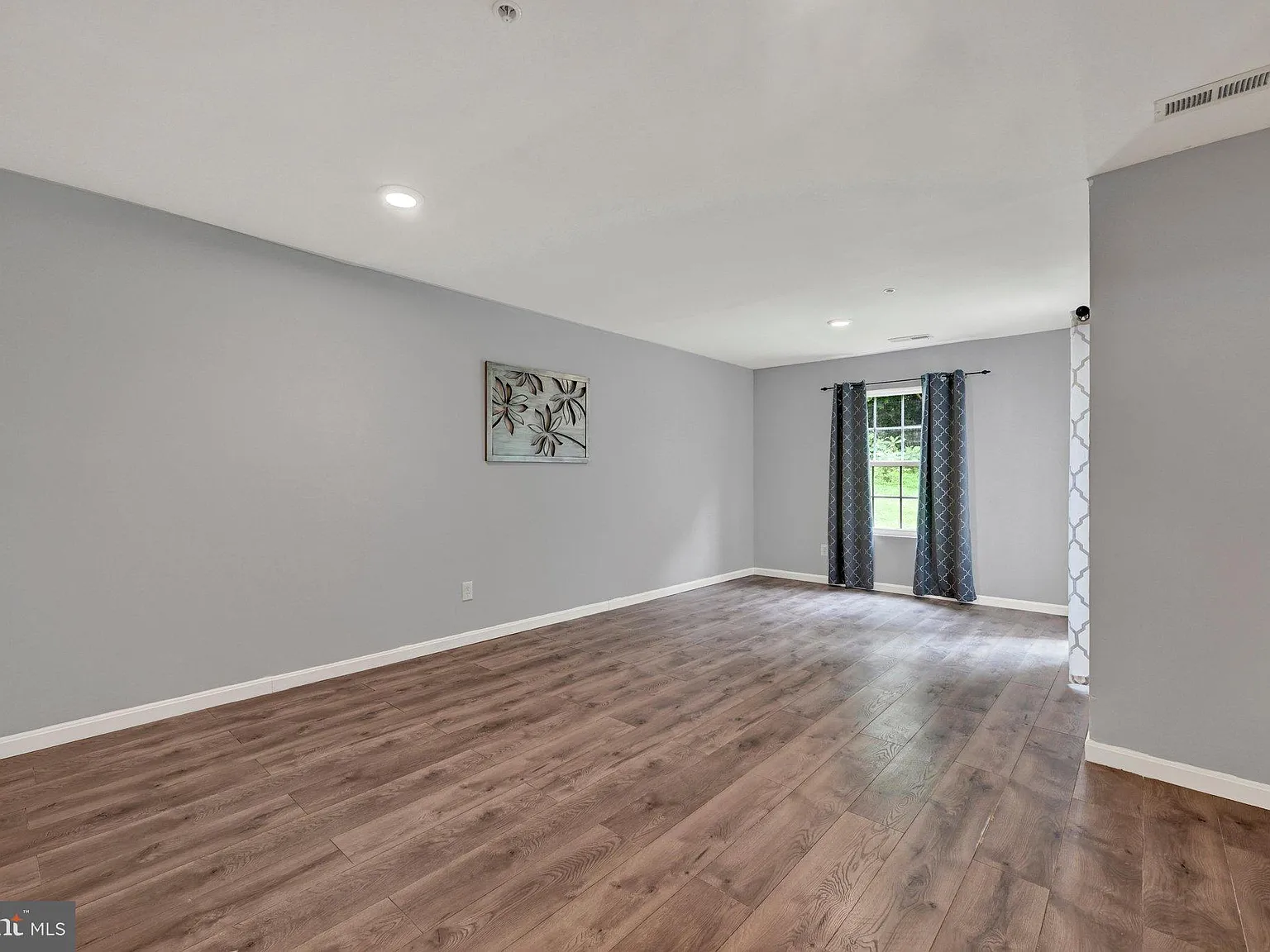 3 bed, 4.0 bath, 2280 sqft, $2,500 — Photo 4