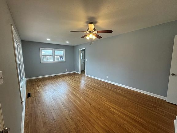 2nd image of 206 Parrish Rd