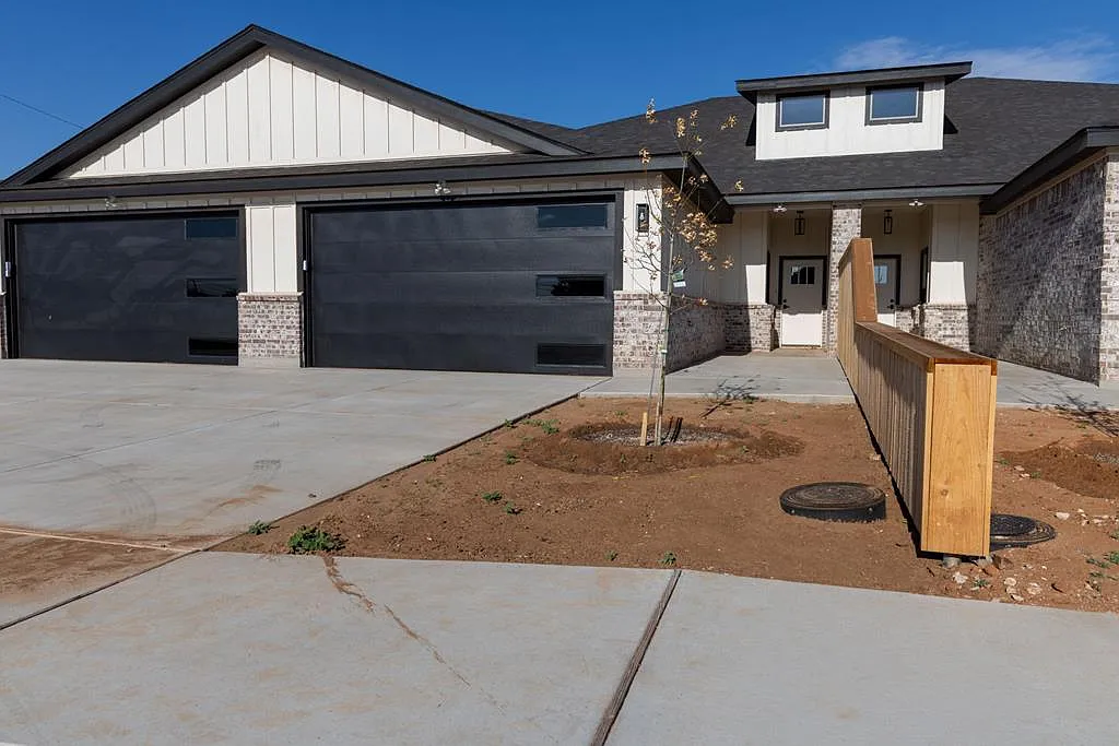 3 bed, 2.0 bath, 1670 sqft, $2,800 — Photo 1
