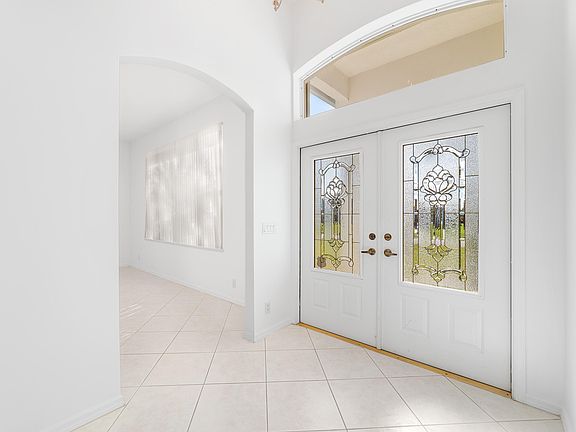 4th image of 2473 SW Santana Avenue